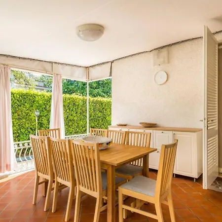 Apartment Pink In Versilia