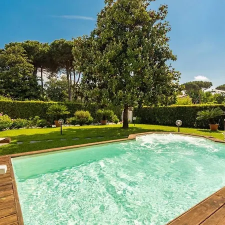 Pink In Versilia Apartment