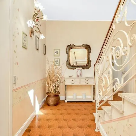 Apartment Pink In Versilia *