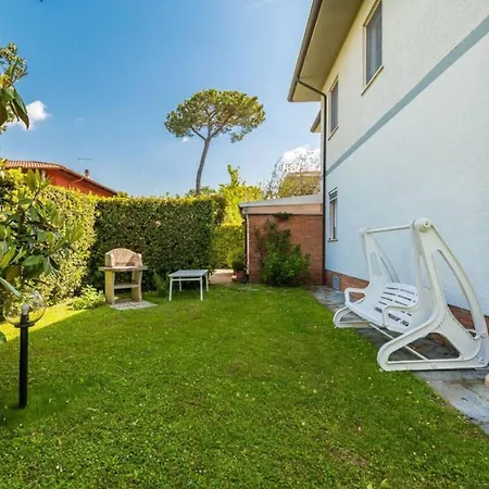 Apartment Pink In Versilia *